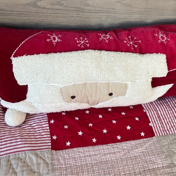 Pottery Barn Kids Heritage Santa Quilt and Pillow Size Twin - Picture 8 of 9